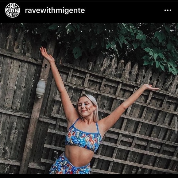 Rave with Mi Gente outfit - Picture 3 of 4